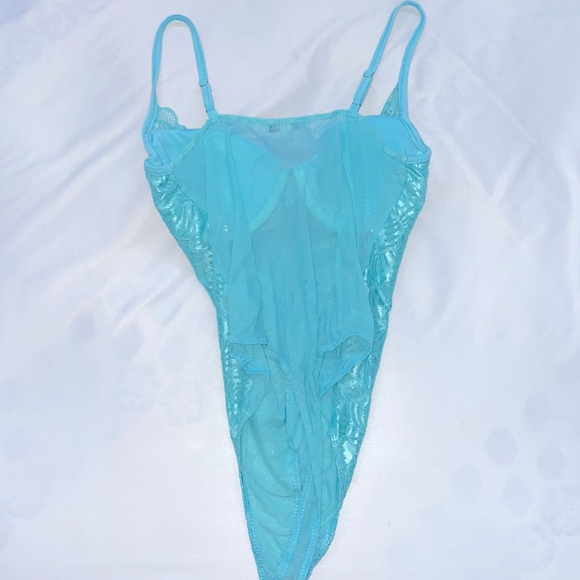 Fashion nova bodysuit size medium worn once! - Picture 9 of 11